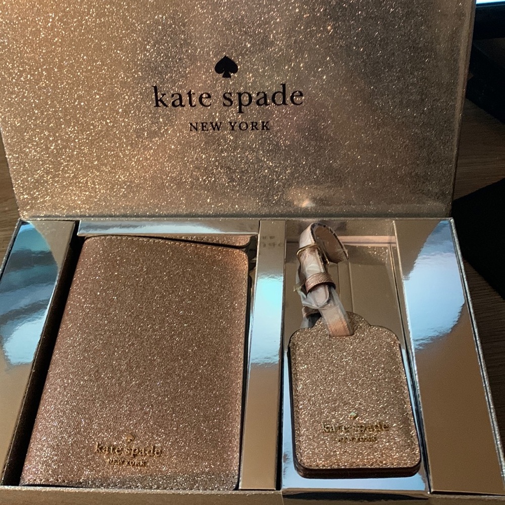 Kate Spade New York Passport Holder & Luggage Tag